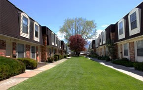 2 beds, 1.5 baths, 1,040 sqft, $1,499, Unit 02