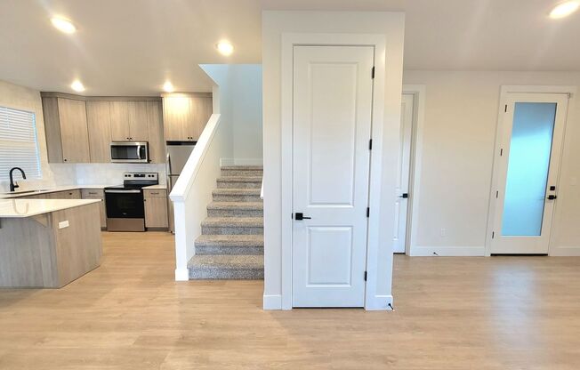 Modern Comfort in the Heart of SE Portland — 3 Bed, 2.5 Bath Home!