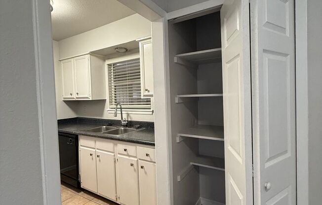 2 beds, 2 baths, 931 sqft, $1,185, Unit 14-1402