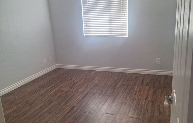 2 beds, 1 bath, 890 sqft, $1,200, Unit 102