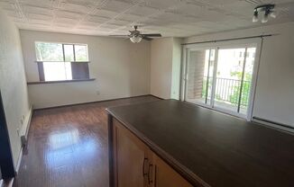 2 beds, 1 bath, $2,800