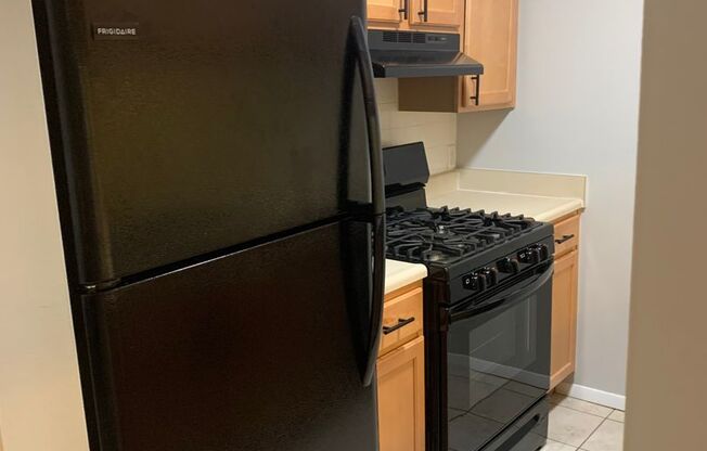 1 bed, 1 bath, 755 sqft, $1,150, Unit 5905H
