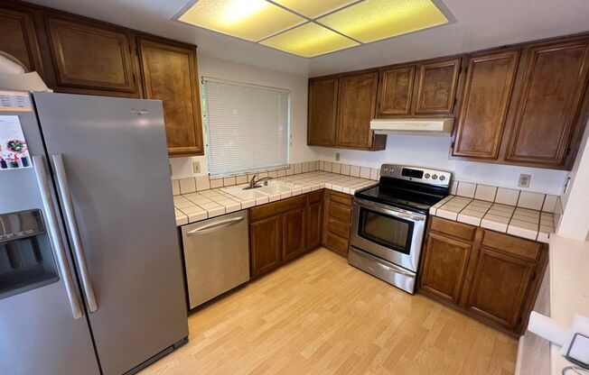 Spacious 2 bed 2.5 bath townhouse close to downtown Sunnyvale. Must see!