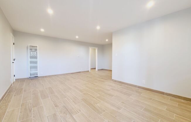 MANHATTAN LUXURY APARTMENTS LLC