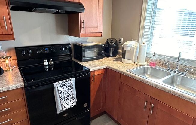 2 beds, 1.5 baths, 680 sqft, $949, Unit 8534