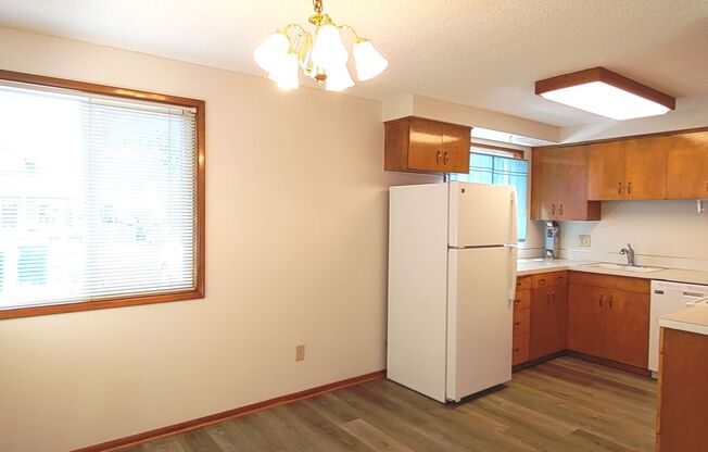 2 beds, 1 bath, $1,795