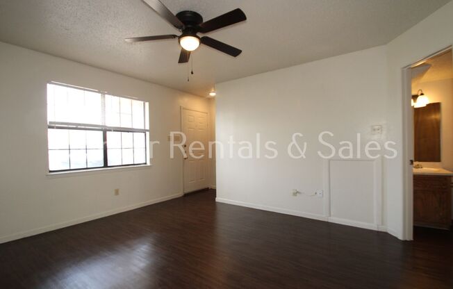 2 beds, 1.5 baths, $725