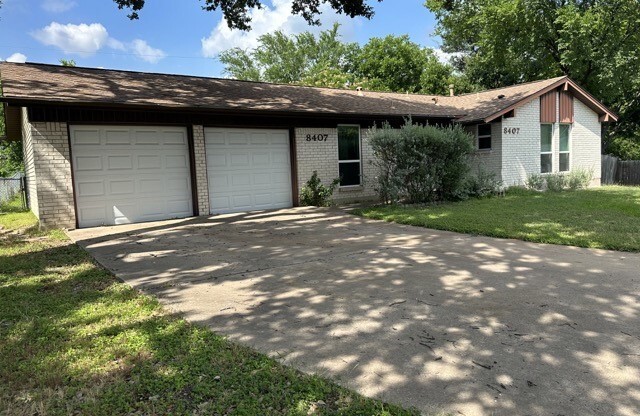 8407 LEESBURG CIR