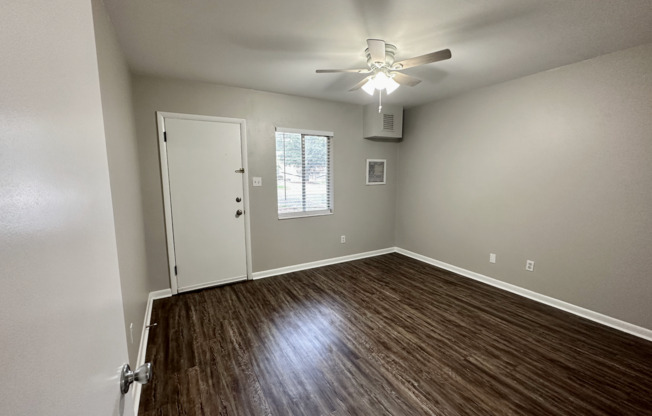 1 bed, 1 bath, 522 sqft, $800, Unit E