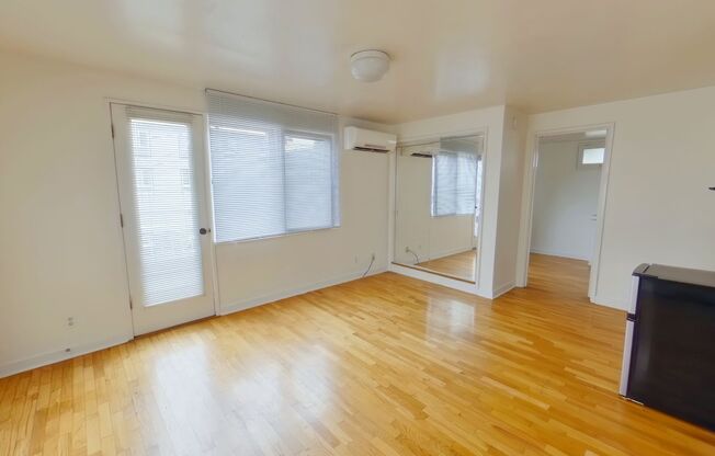 1825 University St. &amp; 1826-1828 Onyx Alley