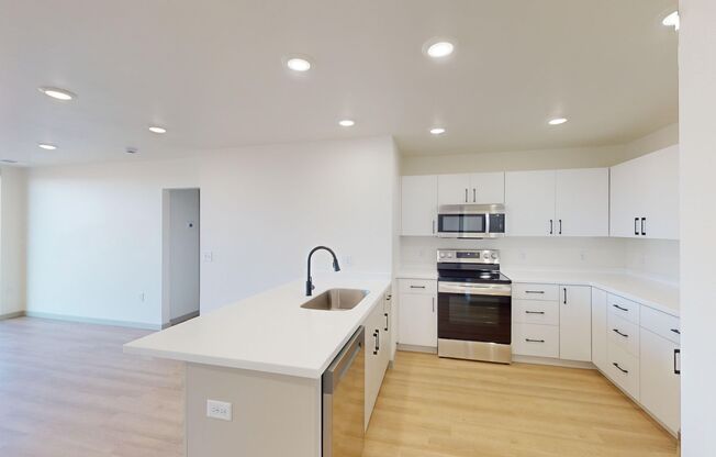 3 beds, 2 baths, 1,111 sqft, $1,465, Unit 2404-304
