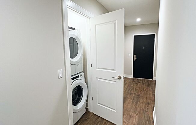 1 bed, 1 bath, 673 sqft, $3,080, Unit 3833-614