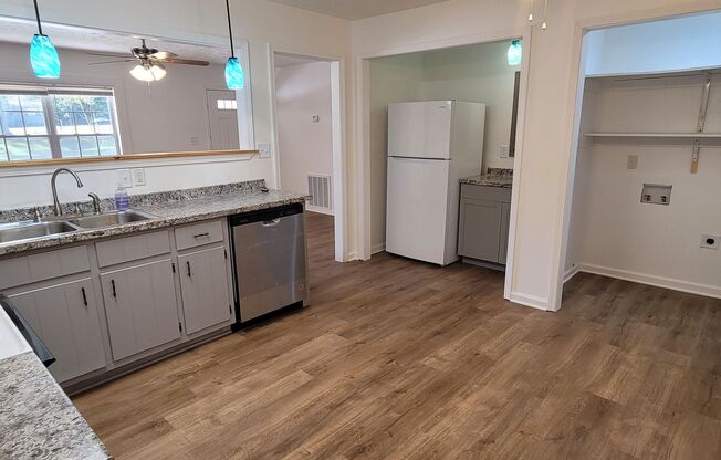 2 beds, 1 bath, $1,350