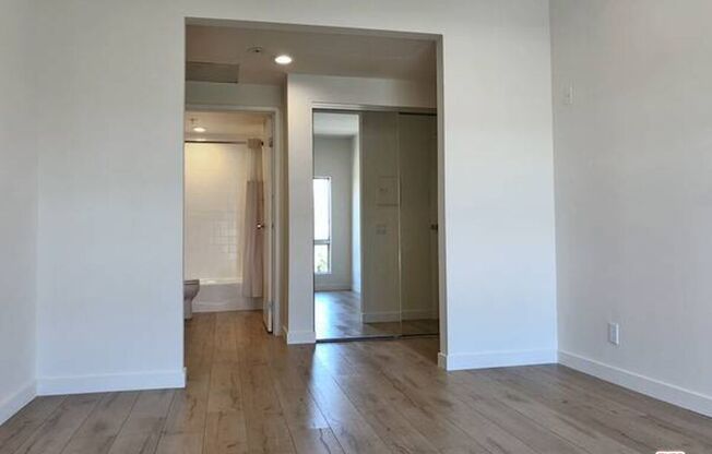 301 S Swall Dr Apt 303