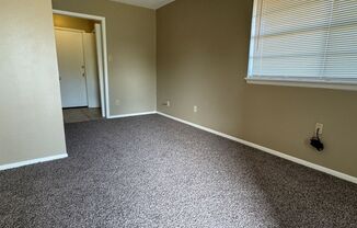 2 beds, 1 bath, 900 sqft, $825, Unit Unit A