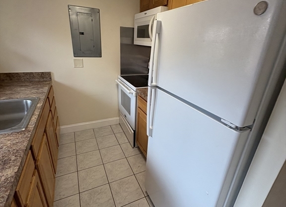 1 bed, 1 bath, 482 sqft, $2,009, Unit 35