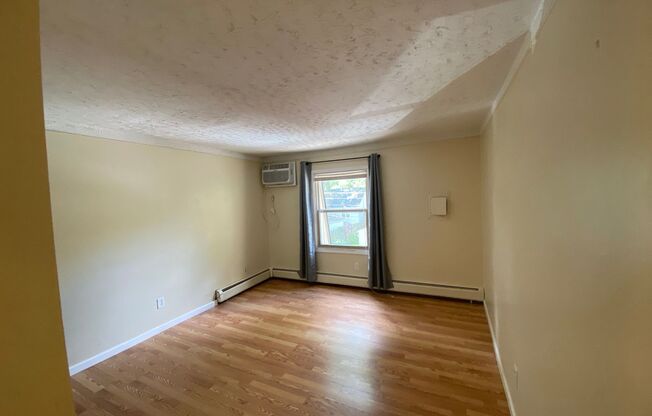 1 bed, 1 bath, 750 sqft, $1,095, Unit 1005-63