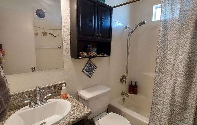 2 beds, 2 baths, $1,550