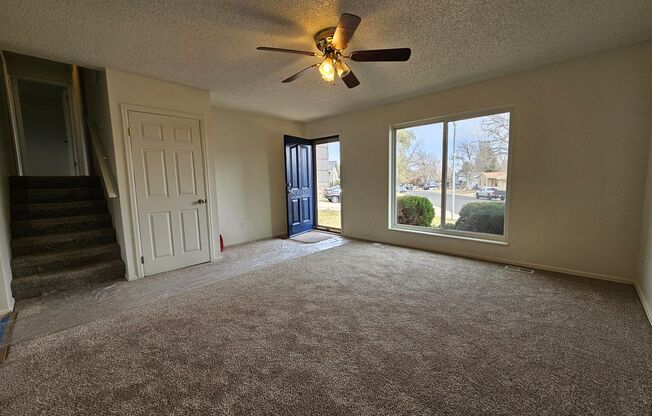 Lovely Aurora Tri-Level 4 Beds w/ New Paint, Carpet, Blinds, Huge Fenced Yard