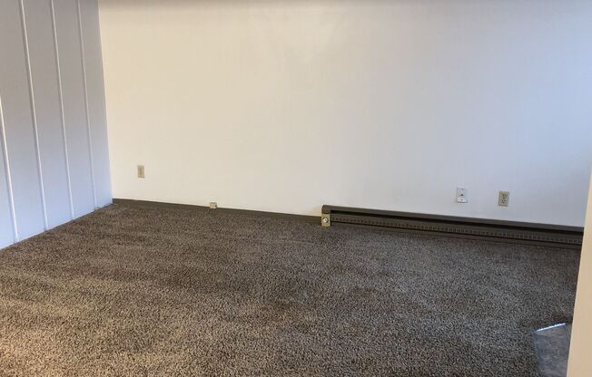 1 bed, 1 bath, 420 sqft, $585, Unit 82726