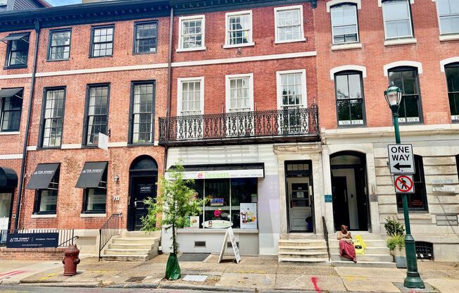 711 Walnut St