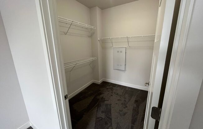 1 bed, 1 bath, 802 sqft, $1,495, Unit Lime 124