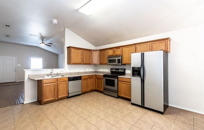 3 beds, 2 baths, $1,450