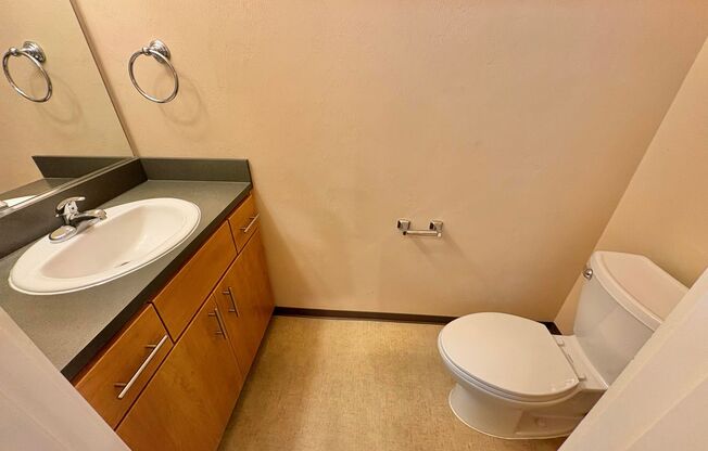 2 beds, 2.5 baths, 1,502 sqft, $1,995, Unit 13