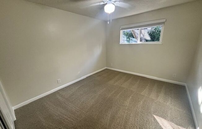 2 beds, 1 bath, 845 sqft, $1,625, Unit 42