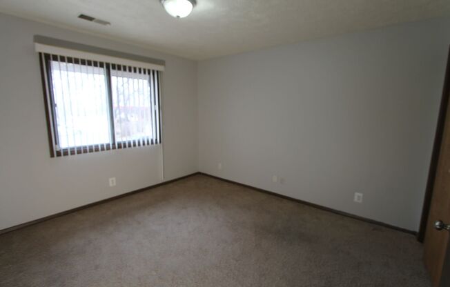 2 beds, 1 bath, 875 sqft, $1,075, Unit 10719-9