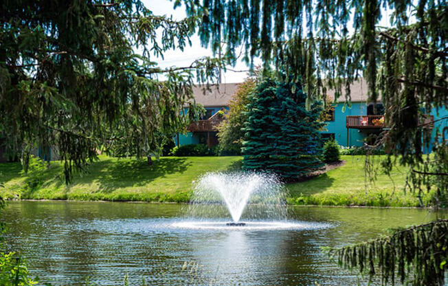 Old Farm Shores apartments in Grand Rapids, MI