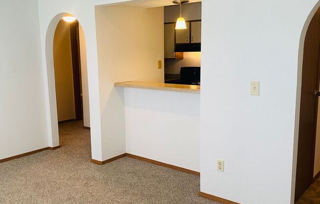 1 bed, 1 bath, 605 sqft, $995, Unit 32