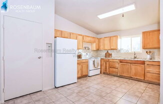 2 beds, 1 bath, 775 sqft, $999, Unit 112