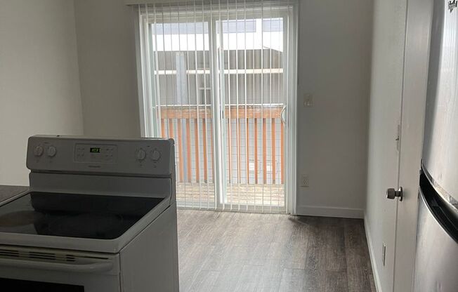 2 beds, 1 bath, 900 sqft, $1,295, Unit 29
