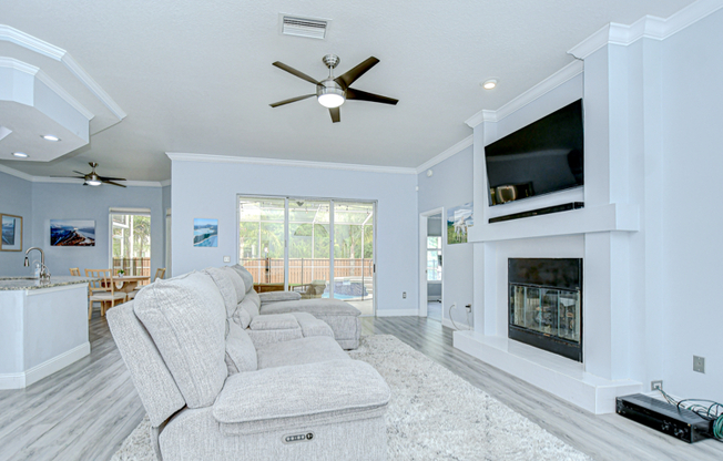 9813 WOODBAY DR