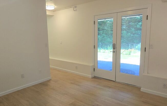 Cozy 1-Bedroom Rental Near Alderwood Mall & Light Rail