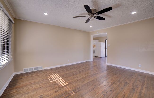 Gorgeous 3 Bedroom Remodel! Available Immediately!