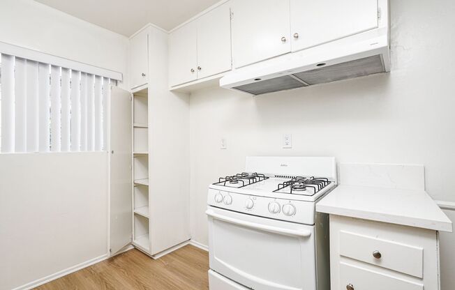 1 bed, 1 bath, $1,945, Unit 7