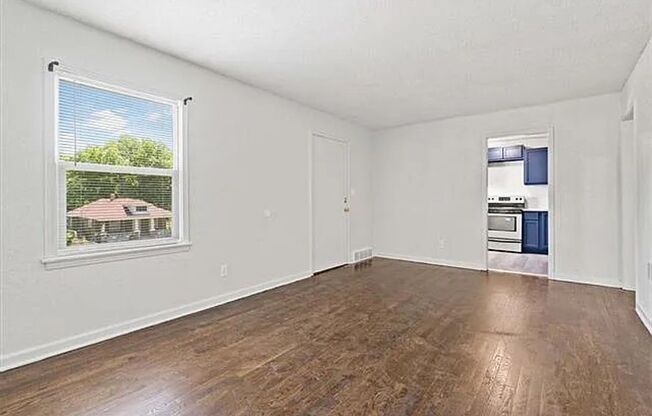 2 beds, 1 bath, $1,050