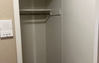 1 bed, 1 bath, 850 sqft, $1,075, Unit 10-21