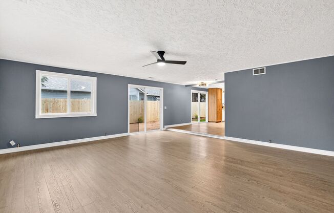 Georgeous Ranch Style Home in the Heart of Vancouver Near Royal Oaks Golf Course!