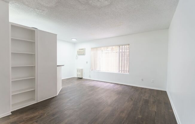 Studio, 1 bath, 495 sqft, $1,448, Unit 103