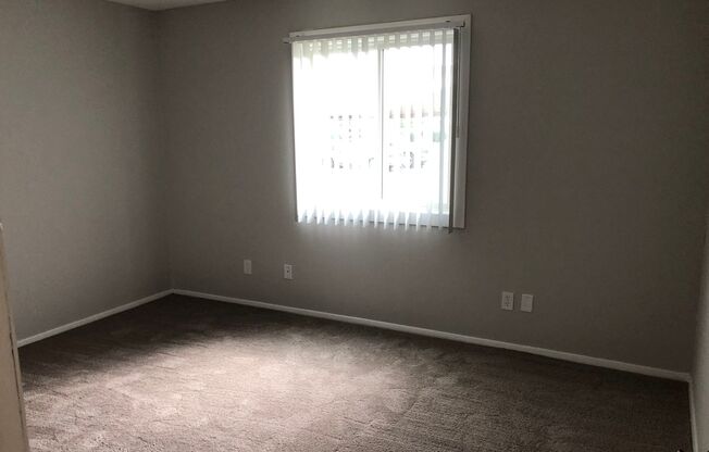 3 beds, 2 baths, 1,300 sqft, $1,749, Unit 5924