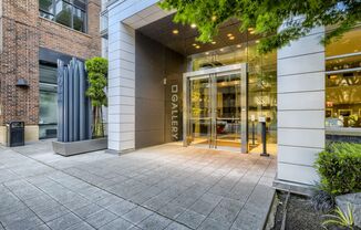 Gorgeous 2 Bed Unit @ The Gallery - Belltown Living at its Finest!