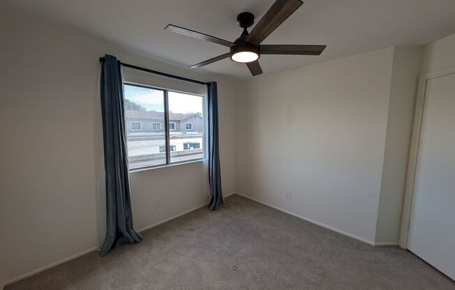 3 beds, 3 baths, $2,100, Unit Unit 1211