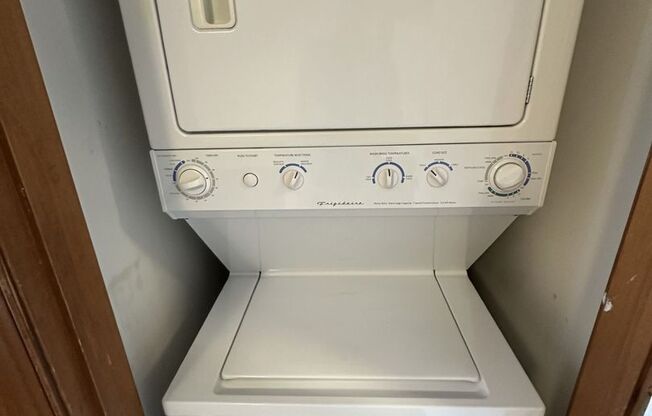 1 Bedroom 1 Bathroom Condo!