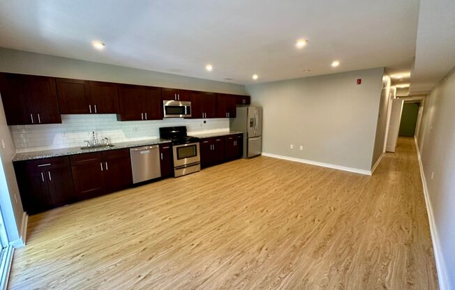 2 beds, 2 baths, 900 sqft, $2,050, Unit 3D