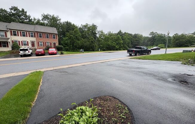 3 Bedroom 1.5 Bathroom in Elizabethtown!