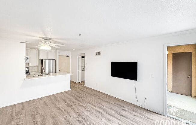 Modern 2 Bed Condo with Resort-Style Amenities in UTC