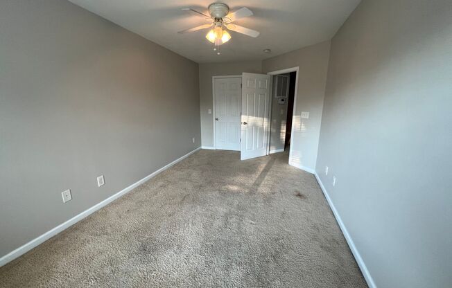 3 beds, 2.5 baths, $1,725, Unit Unit 101